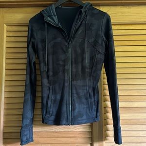 Lululemon hooed define jacket Heritage Camo Black graphite grey size 8